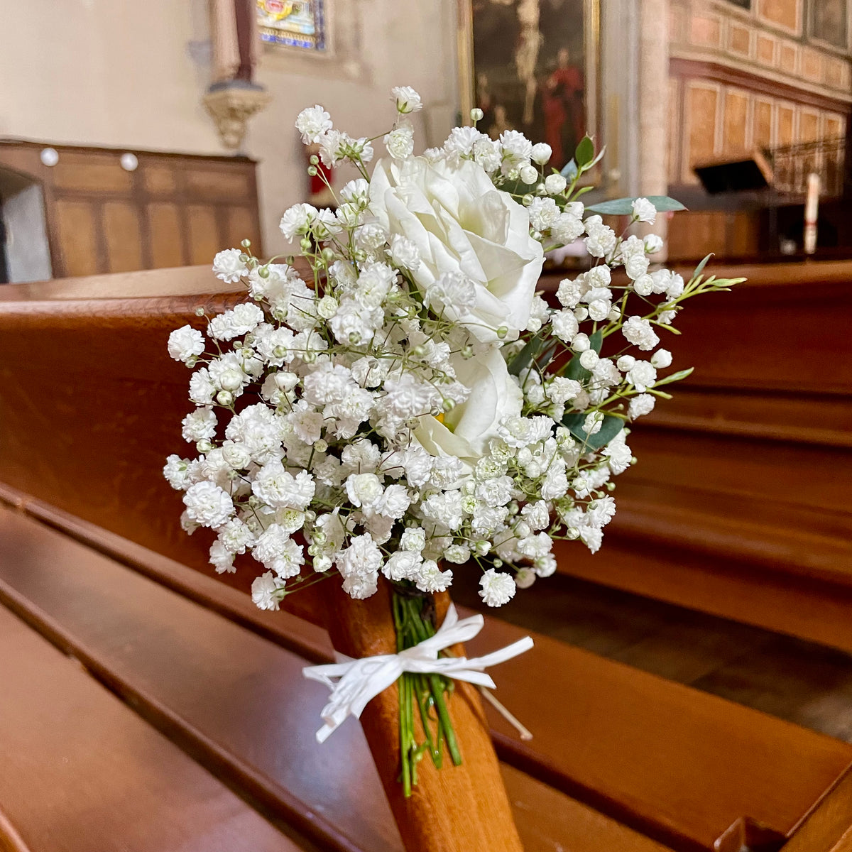 Bout de banc, bouquet de gypsophile et Lisianthus