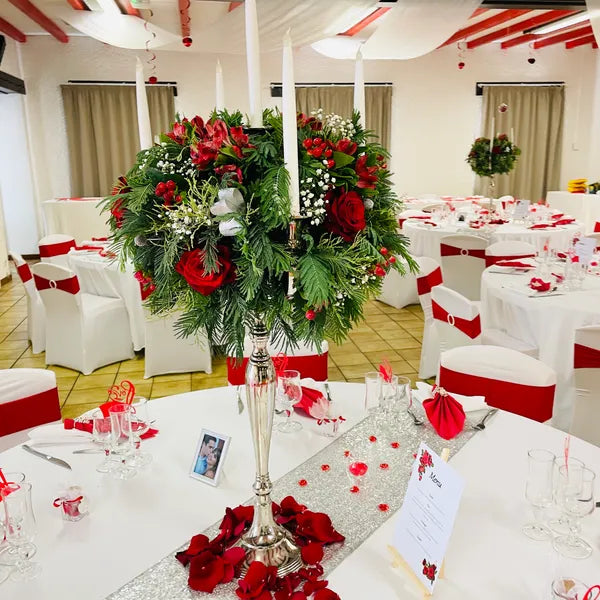 Cérémonie d'Eglise tons blanc/rouge et verdure