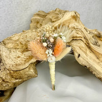 Boutonnière Bohème Palm nuances abricot milka - Accessoire mariage