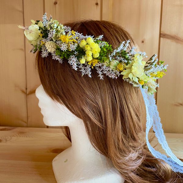 Accessoire cheveux en fleurs séchées pour Femme. couronne coiffure mariage - couronne pour cheveux mariage - couronne de cheveux mariage boheme - couronne fleurs mariage cheveux courts - couronne de fleurs cheveux coiffure mariage - accessoire mariage - accessoire mariage femme - accessoire mariage cheveux - mariage boheme - mariage boheme chic - mariage bohème champêtre couronne cheveux blanche couronne de cheveux blanche